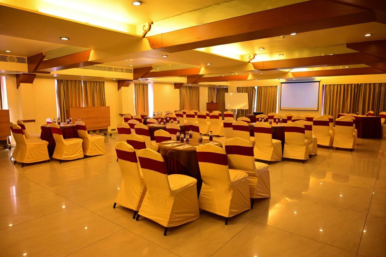 Hotel Deccan Royaale, Shivajinagar Pune Exterior photo