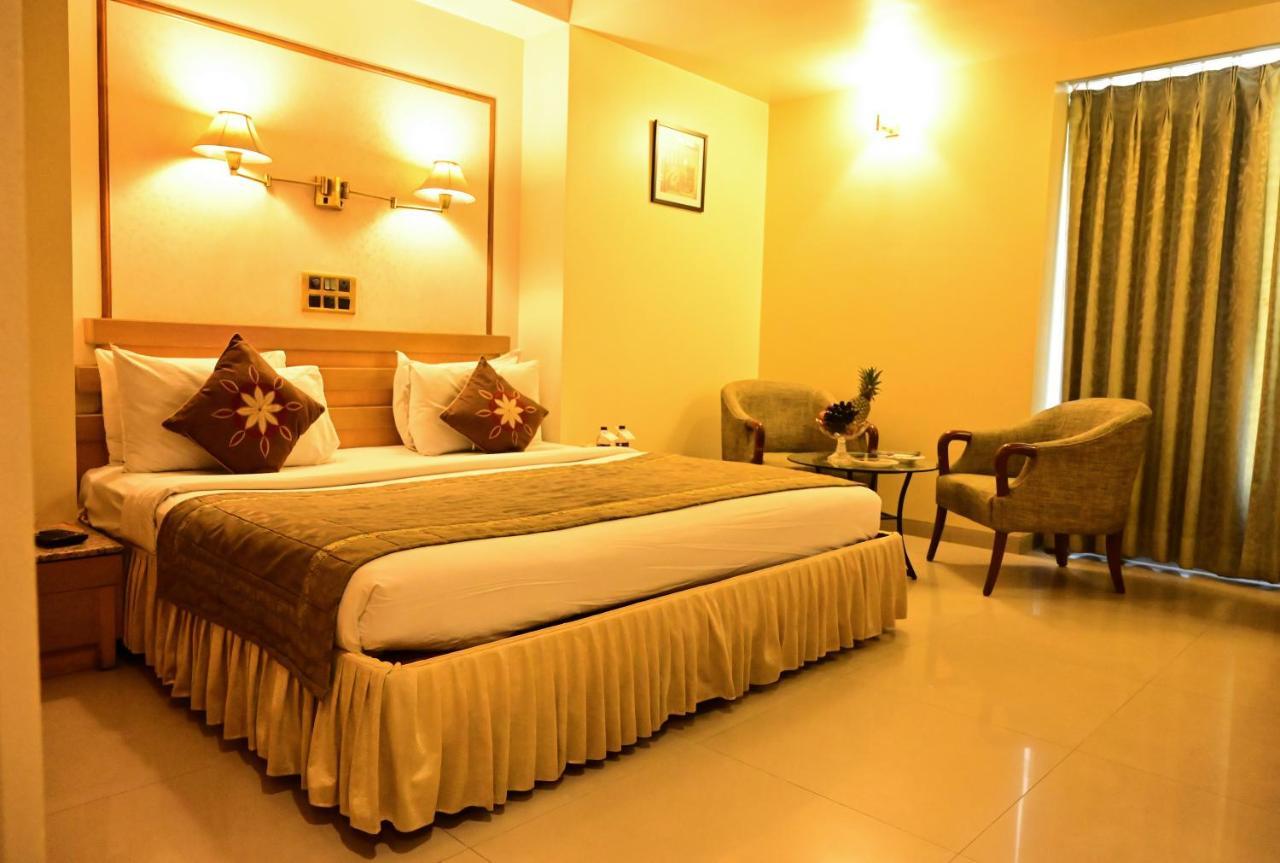 Hotel Deccan Royaale, Shivajinagar Pune Exterior photo