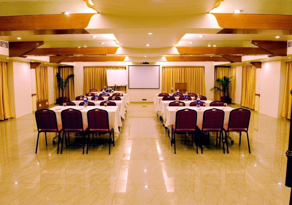 Hotel Deccan Royaale, Shivajinagar Pune Exterior photo